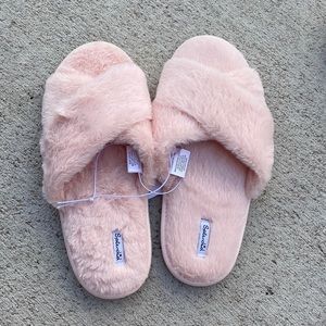 SOLD Pink M/L Splendid Slippers